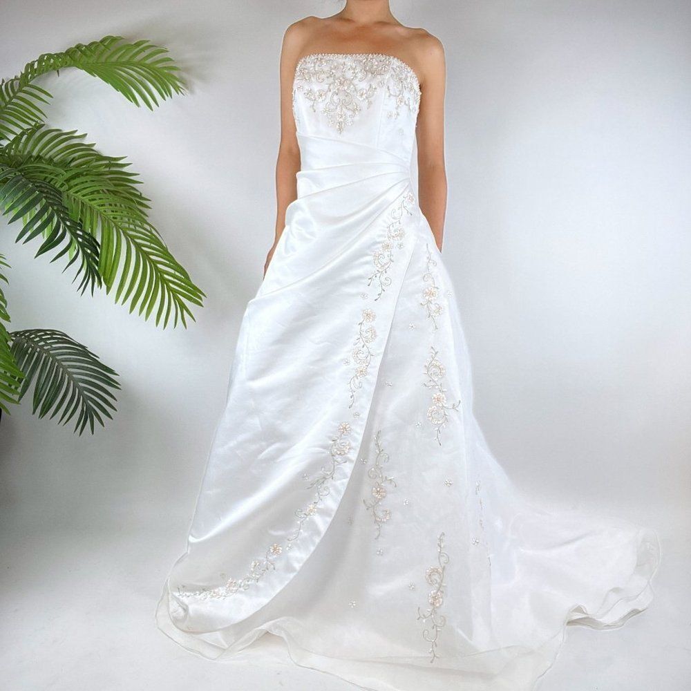 Vintage Y2k White Cottagecore Princess Strapless Formal Train Dress / Size: 8